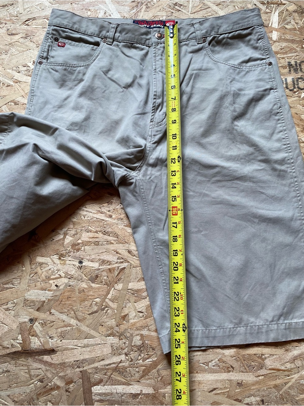 Point Zero Beige Baggy Cargo Shorts - Picture 7 of 8